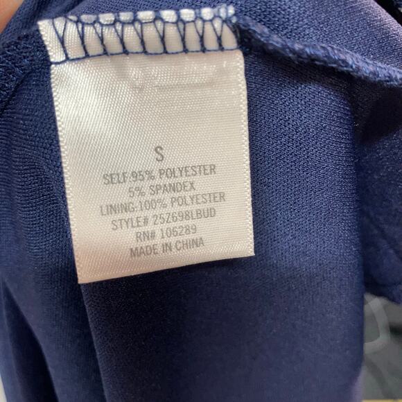 Francesca's Blue Rain Abagail Floral Front Twist Mini Dress Womens‎ Small Red - Picture 8 of 13